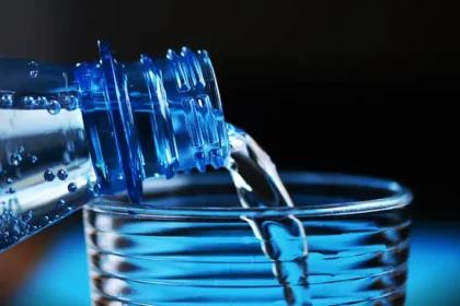 wellhealthorganic.com know why not to reuse plastic water bottles know its reason in hindi