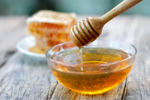 Manuka Honey की चिकित्सा शक्ति: उपयोग और स्वास्थ्य लाभों